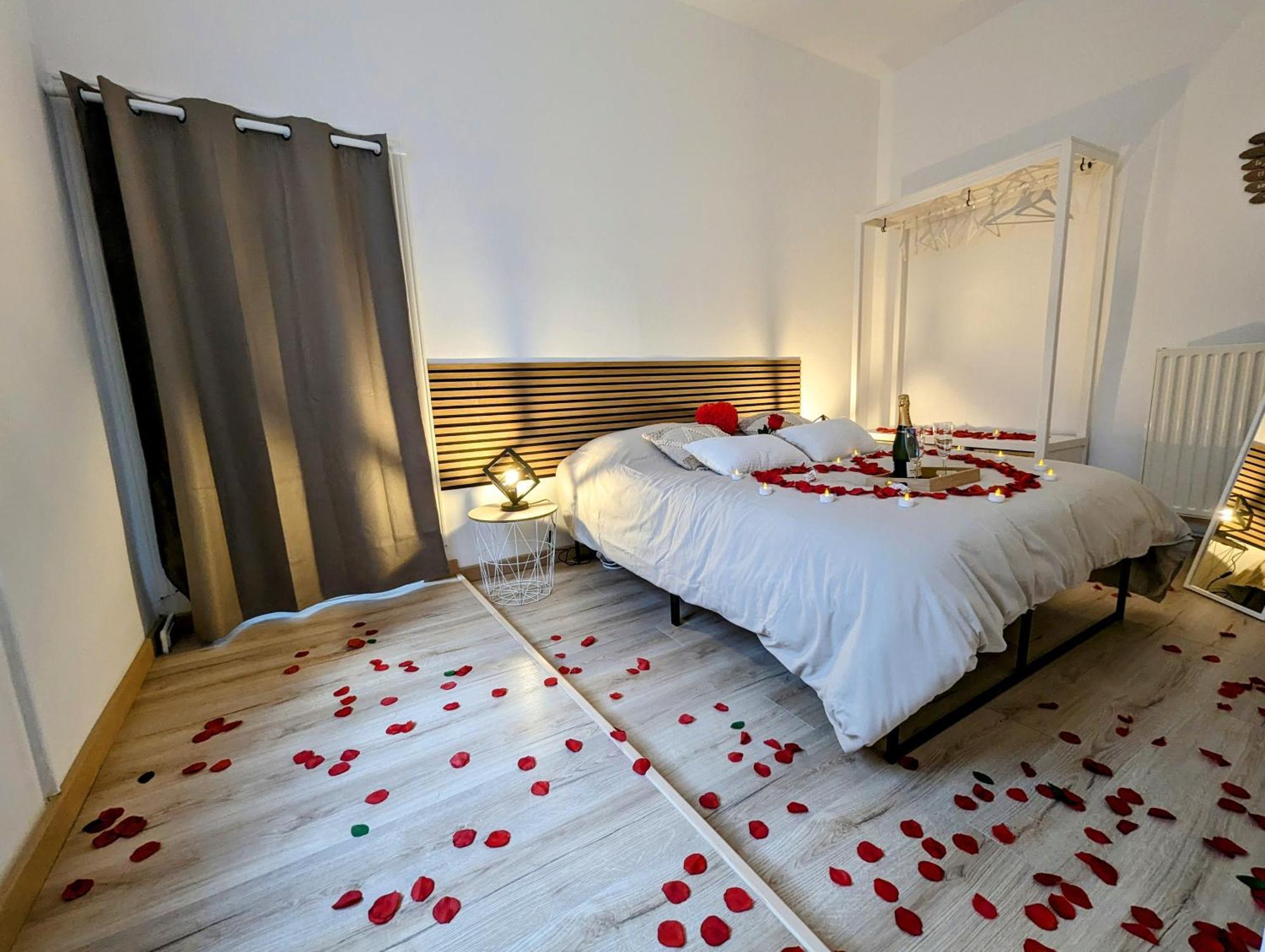 Logement Complet Dijon Centre Jusqu'A 6 Couchages Exterior foto